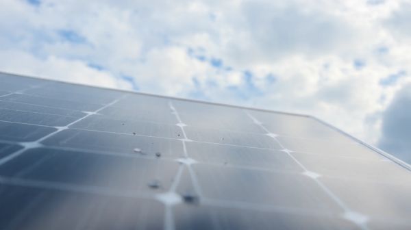 Les avantages d'un volet roulant solaire efficace par tous les temps